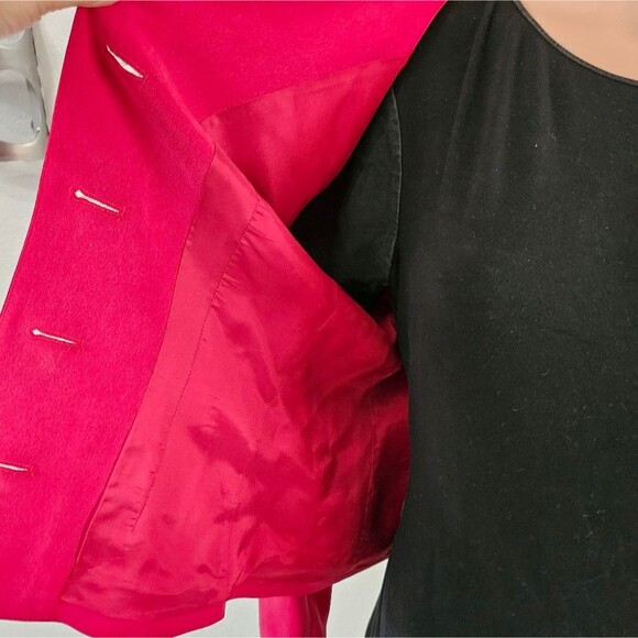 Dana Buchman Women's Red Blazer - Picture 8 of 11